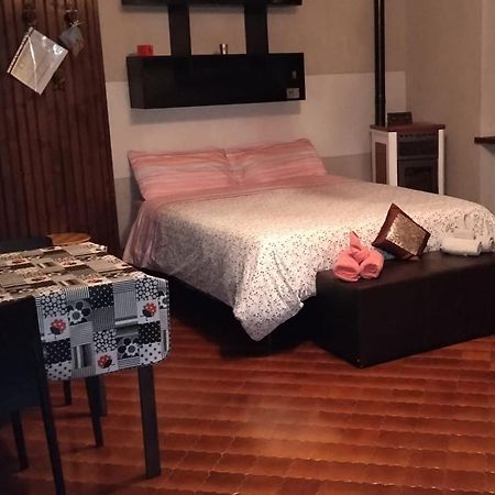 Le Chat Riant Фенис Экстерьер фото