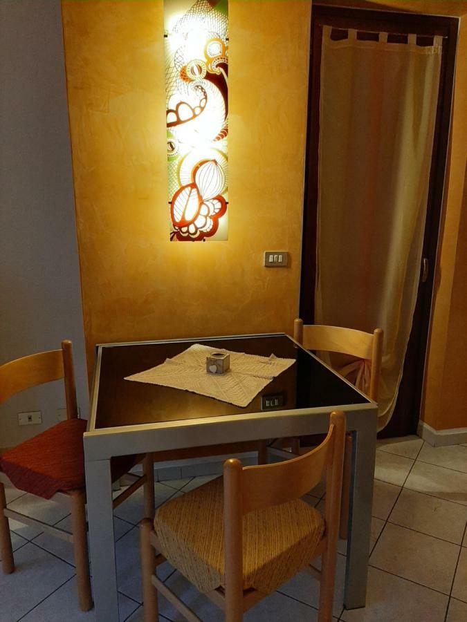 Le Chat Riant Фенис Экстерьер фото
